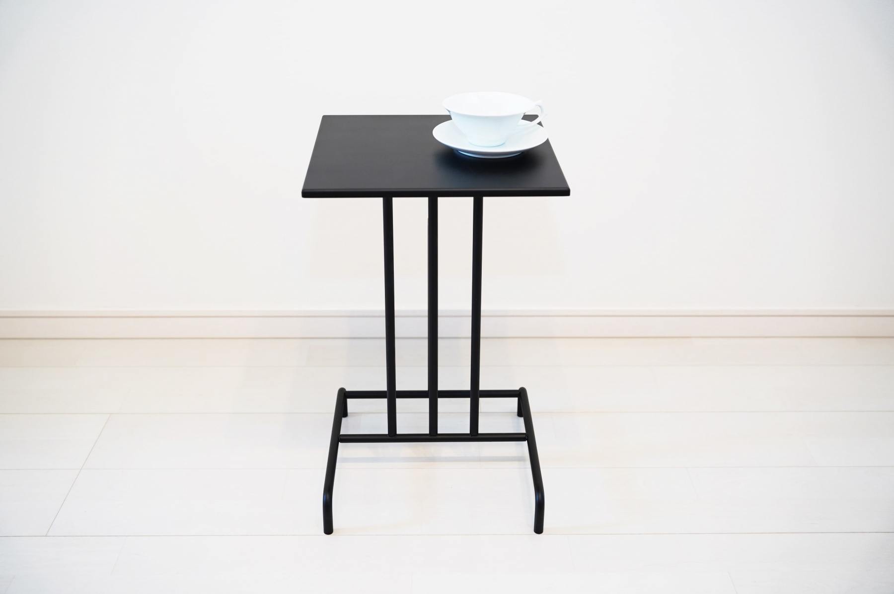 スリーラインサイドテーブル スリーラインサイドテーブル