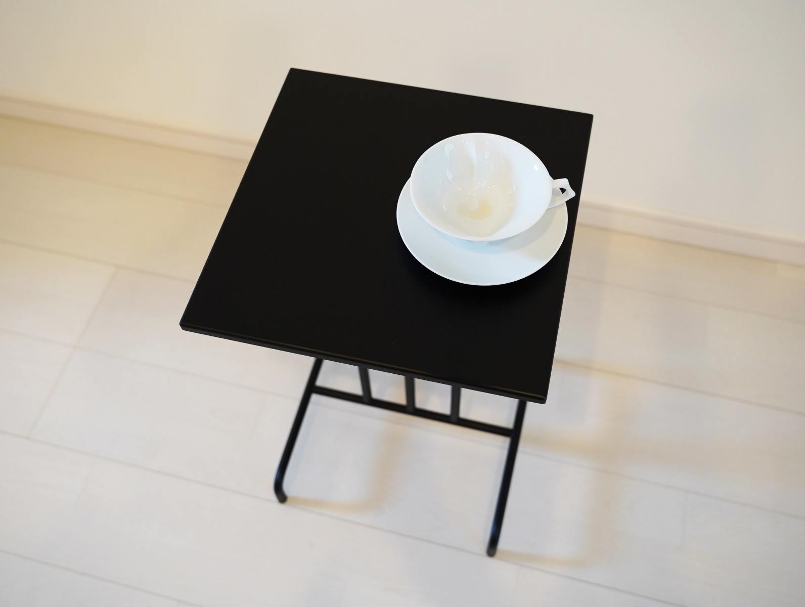 スリーラインサイドテーブル