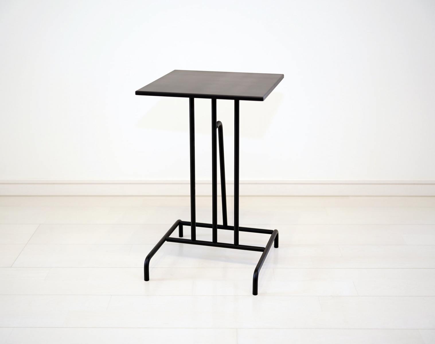 スリーラインサイドテーブル